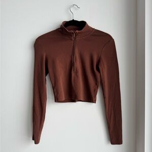 Aritzia Half Zip Up - Signs Of Wear In Pictures